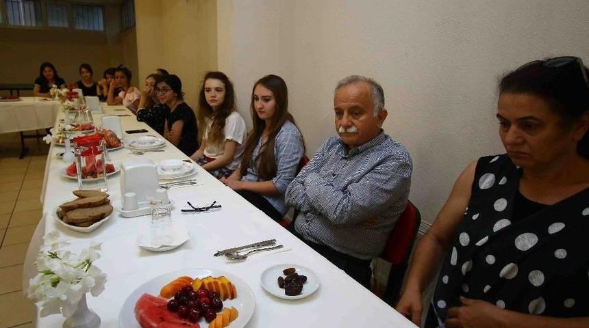 Karabağ Öğrencilerle İftarda Buluştu