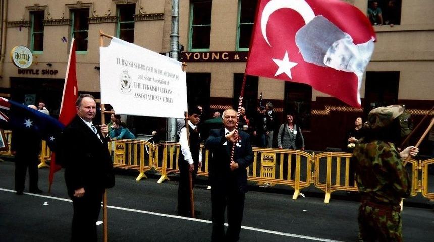 47 Yıldır Avustralya&rsquo;da T&uuml;rkiye&rsquo;yi Ve Atat&uuml;rk&rsquo;&uuml; Anlatıyor