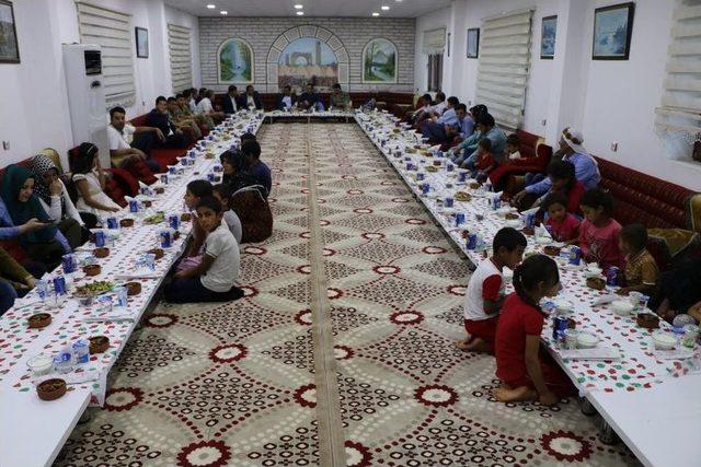 Başkan &Ouml;zyavuz, Şehit Aileleri İle İftarda Bir Araya Geldi 1