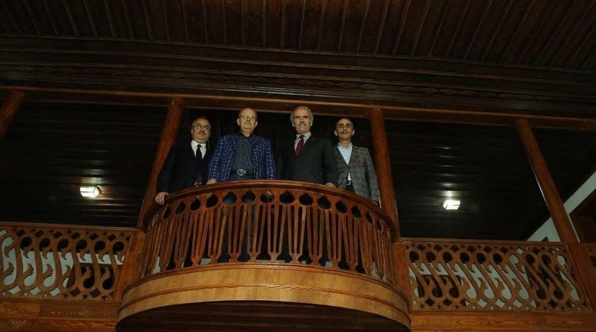 Ahşaptan Yapılan İnikli Camii Gerdanlığına Kavuştu