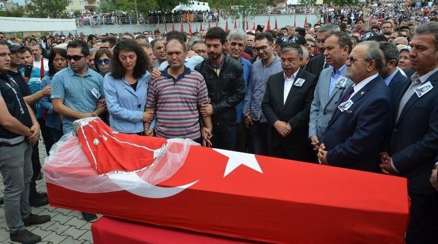 Bakan Yılmaz G&ouml;zyaşlarına Hakim Olamadı