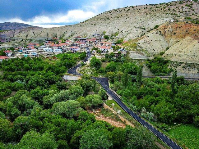 Hekimhan’da 4 Mahallenin Yolu Asfaltlandı