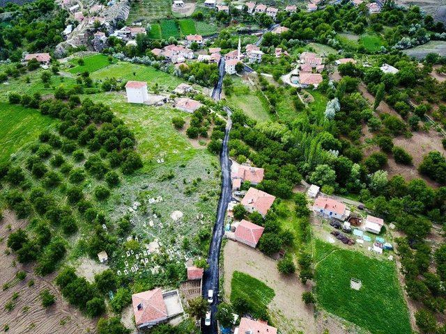 Hekimhan’da 4 Mahallenin Yolu Asfaltlandı