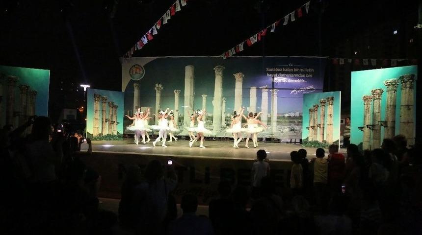 Sihirli Ayaklardan Yıl Sonu G&ouml;sterisi