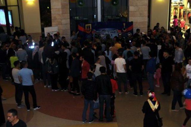 Tokat ta J&ouml;h Timleri &Ccedil;ocukların Ilgi Odağı Oldu 2