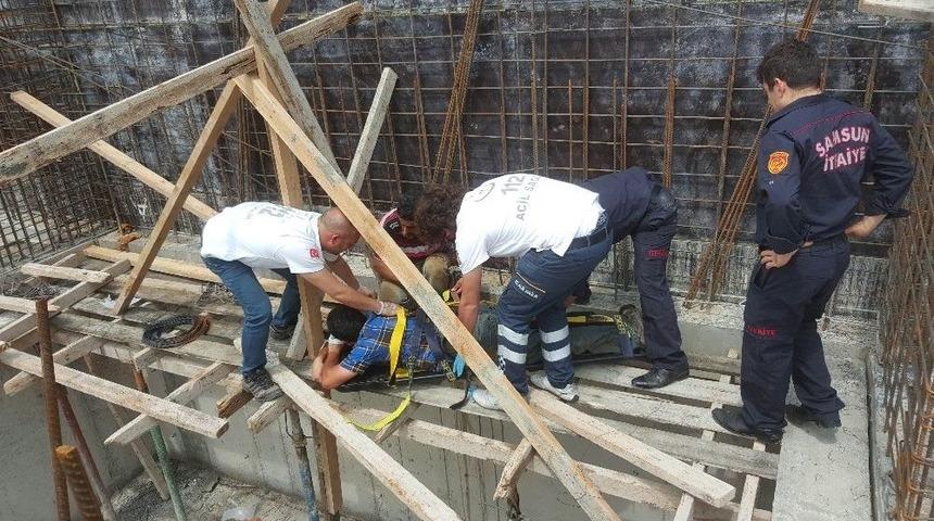 İnşaat İş&ccedil;isinin &Uuml;zerine D&uuml;şt&uuml;ğ&uuml; Demir Ok Gibi Saplandı