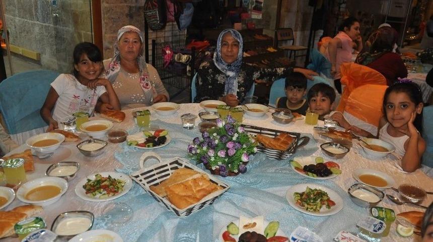 Payas&rsquo;ta &Ccedil;ocuklar İftarda Buluştu