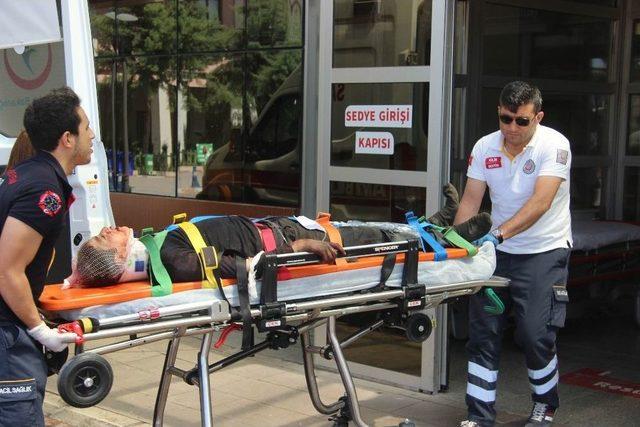 Çatışmalarda Yaralanan 3 Suriyeli Türkiye’ye Getirildi