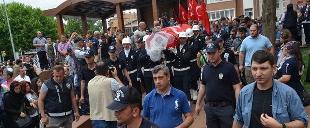 Ayb&uuml;ke &Ouml;ğretmen Son Yolculuğuna Uğurlandı 1