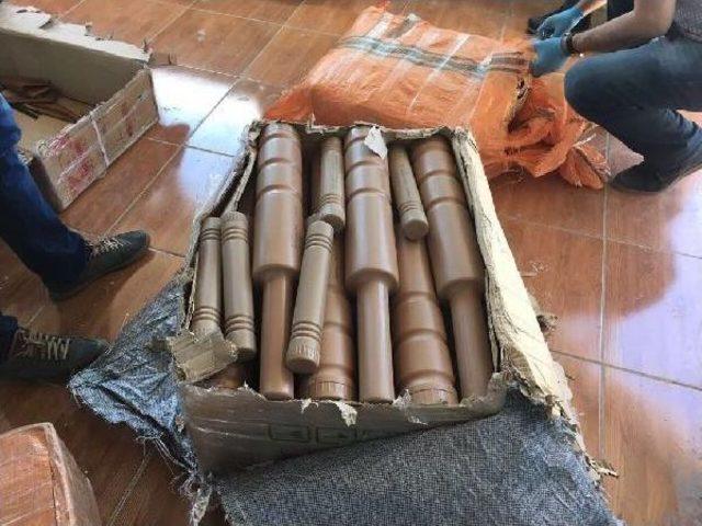 Başkale deki Bir Kamyonette &Ccedil;ok Sayıda Silah Ve M&uuml;himmat Ele Ge&ccedil;irildi 3