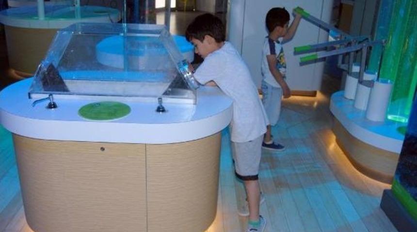 &Ccedil;ocuklara Karne Hediyesi; Bilim Merkezi