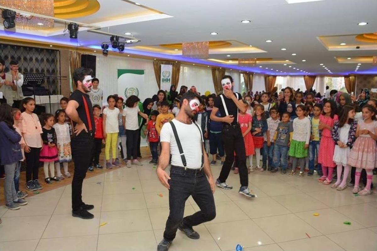 Başkan &Ouml;zg&ouml;k&ccedil;e&rsquo;den &lsquo;d&uuml;nya Yetimler G&uuml;n&uuml;&rsquo; Mesajı