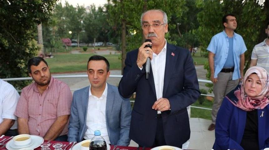 B&uuml;y&uuml;kşehir Yetimler İle İftarda Bir Araya Geldi