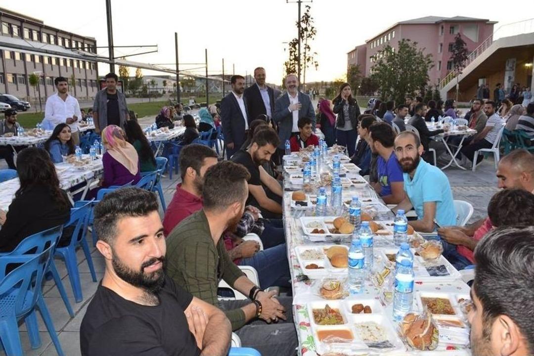 Şehr-i Tuşba&rsquo;da Şehri Ramazan &Ouml;ğrenci Buluşması