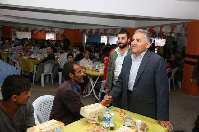 Başkan Büyükkılıç, Erciyes Feneri İftar Sofrasında