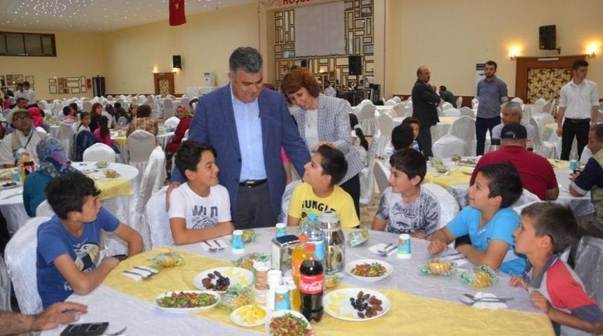 Başkan &Ouml;zg&uuml;ven: &ldquo;onlar Bize Emanettir, Onları Koruyup Kollamak Asli G&ouml;revimizdir&rdquo;