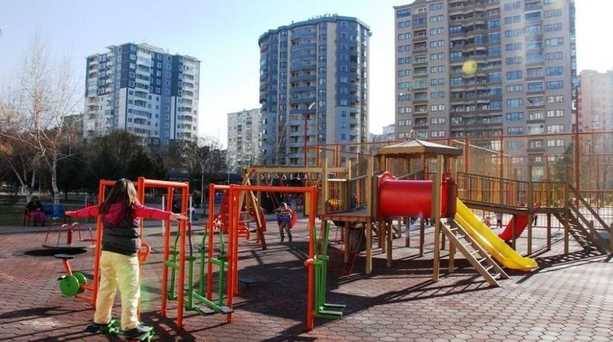 Melikgazi&rsquo;de Parklar &Ccedil;ocukları Bekliyor