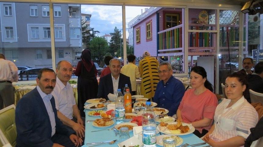 &Ccedil;orum&rsquo;lu Gazeteciler İftarda Buluştu