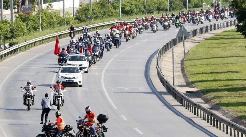 Jandarma Ve G&ouml;n&uuml;ll&uuml; Motosikletlilerin Muhteşem Korteji Sona Erdi