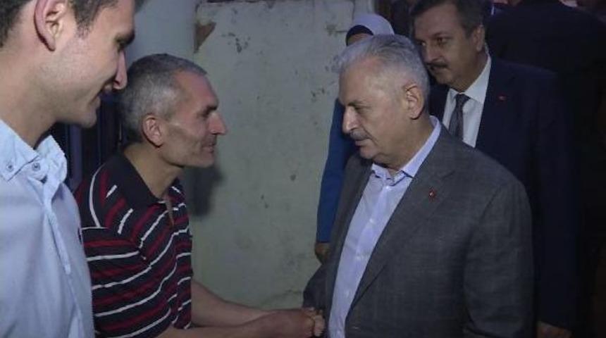 Başbakan Yıldırım Sancaktepe'de Bir Ailenin Iftarına Katıldı