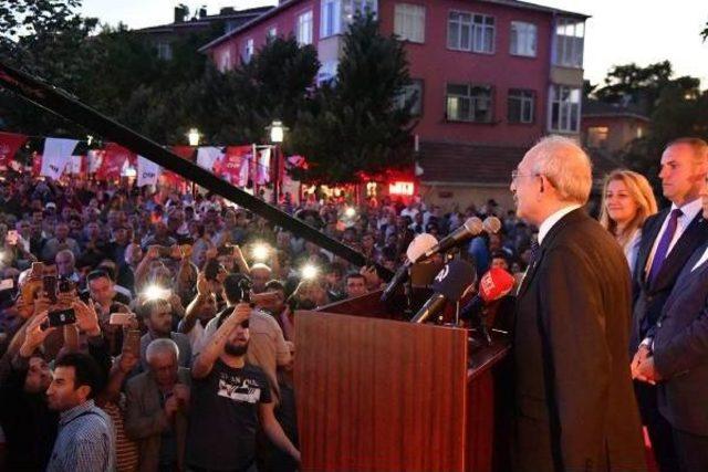 Kılıçdaroğlu Sancaktepe'de Iftar Programına Katıldı