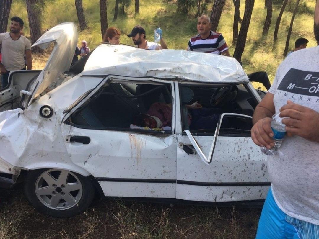 Otomobilde Sıkışan S&uuml;r&uuml;c&uuml;y&uuml; Kurtarmak İ&ccedil;in Vatandaş Seferber Oldu