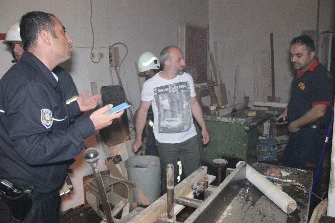 Mobilyacıda &Ccedil;ıkan Yangın Korkuttu