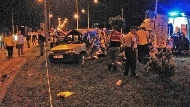 Samsun'da Midibüs Ile Kamyonet Çarpıştı: 5 Ölü, 3 Yaralı