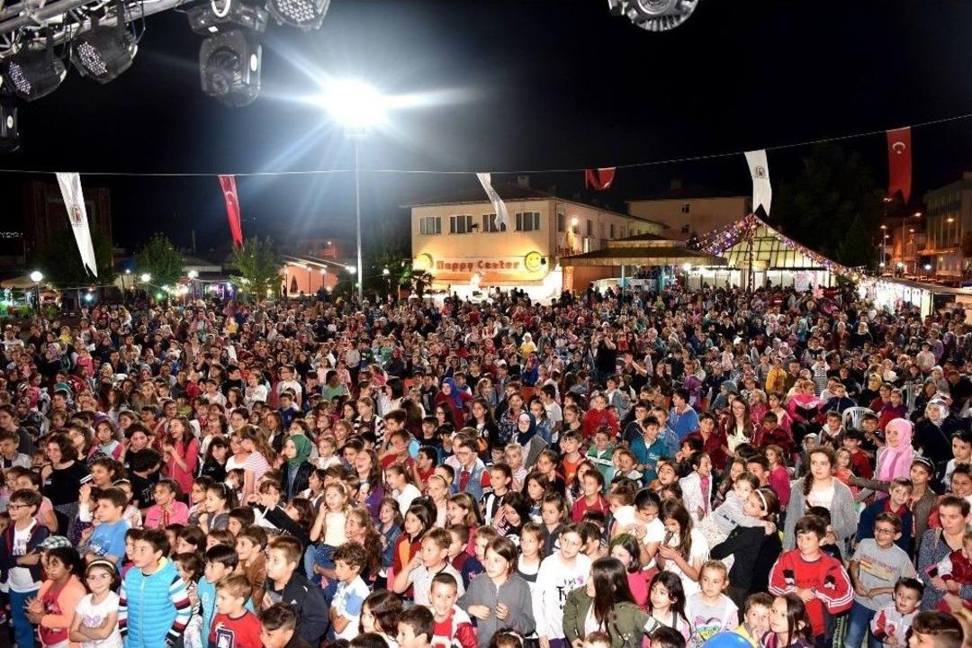 &Ccedil;an Belediyesi &Ccedil;ocukların G&ouml;nl&uuml;n&uuml; Fethetti