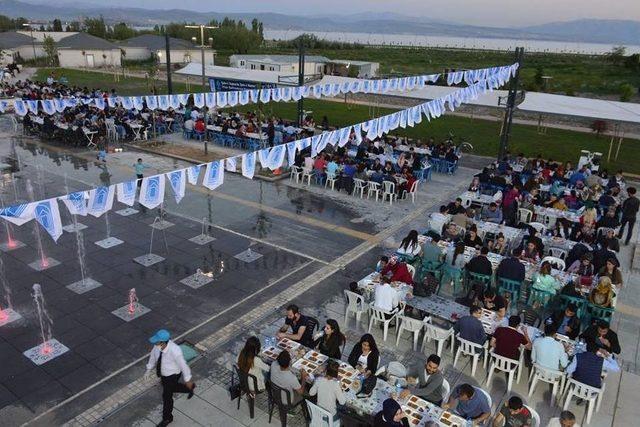 Tuşba’da ‘kardeşlik Sofrası’na Yoğun İlgi