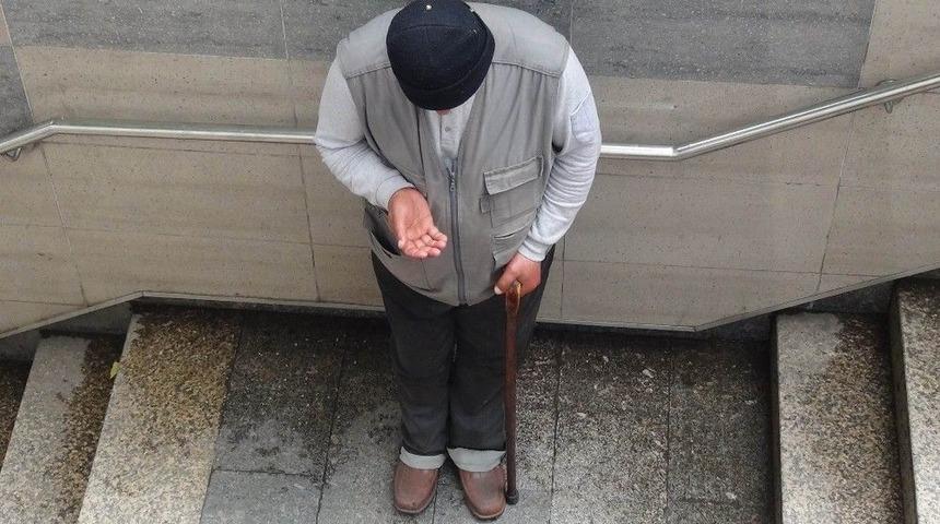 (&ouml;zel Haber) İstanbul&rsquo;da &ldquo;binbir Surat&rdquo; Dilenci Kamerada