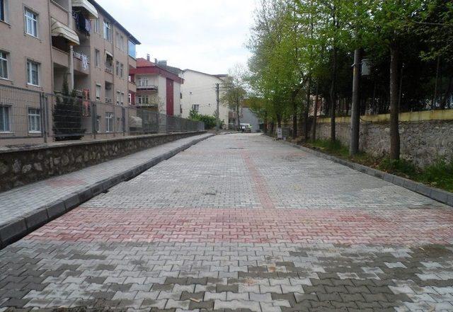 İzmit Belediyesi Yol Çalışmalarını Sürdürüyor