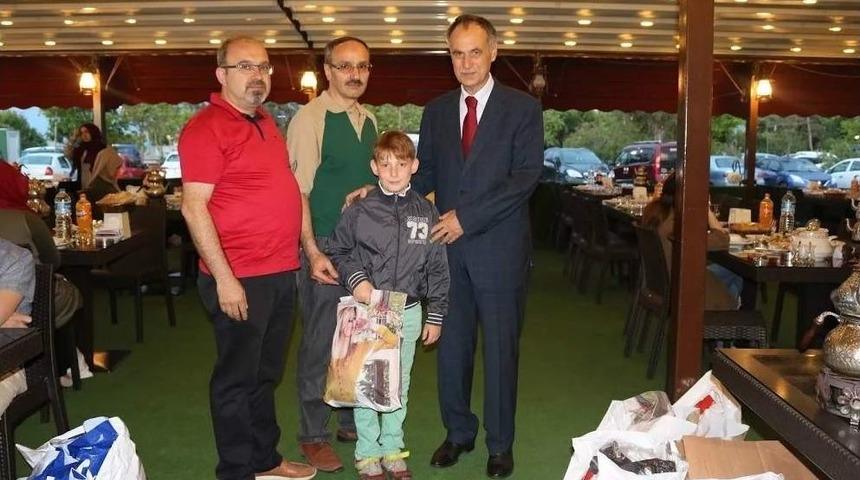 Başkan Türkmen, İftarda Yetim Çocuklarla Buluştu