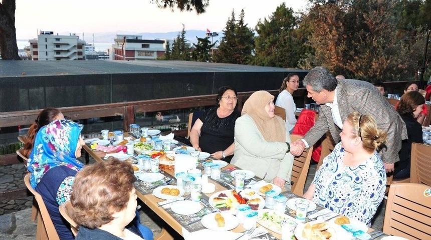 Bal&ccedil;ova&rsquo;da &Ouml;nce İftar, Sonra Ramazan Eğlencesi