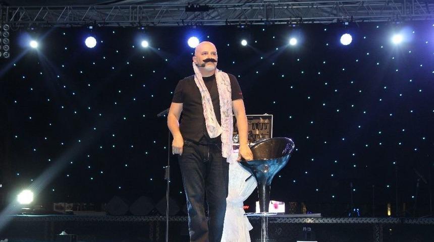 Yavuz Se&ccedil;kin, &Uuml;nyelilerle Unutulmaz Bir Gece Yaşattı