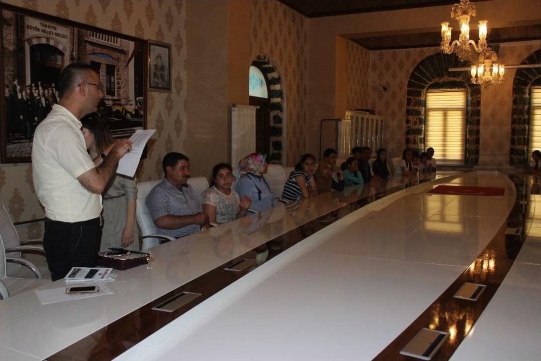 Teog Birincilerine Kaymakam&rsquo;dan &Ouml;d&uuml;l