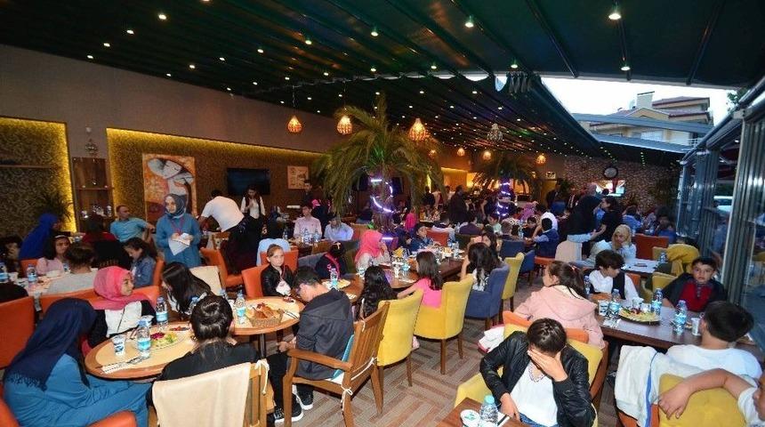 Pursaklar Belediyesinden &Ouml;ğrencilere İftar