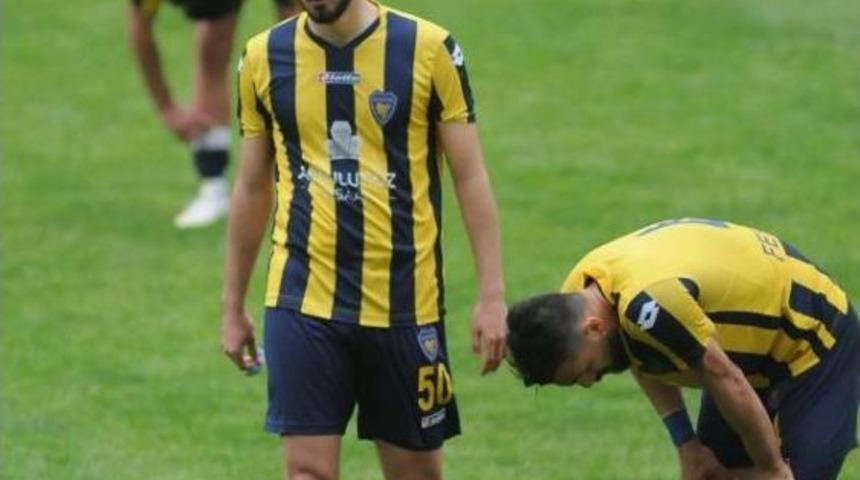 Bucaspor'da Onur Yılmaz Imzaladı Batuhan D&ouml;n&uuml;yor