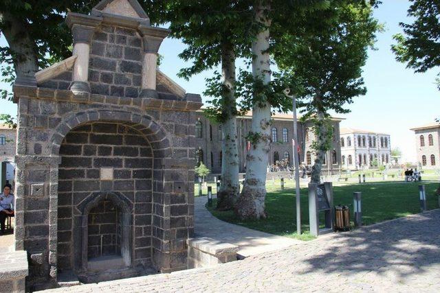 Arslanoğlu: "d&uuml;nyanın İlk Robotu 8 Asır &Ouml;nce Diyarbakır&rsquo;da İcat Edildi" 2