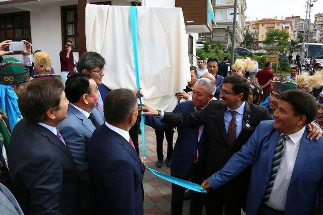 Jambıl Jabayev&rsquo;in Adı Ke&ccedil;i&ouml;ren&rsquo;de Yaşayacak 1