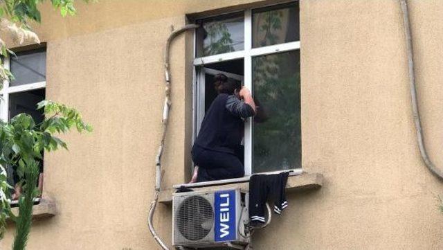 Kadın Mahkum Hastane Penceresinde Intihar Girişiminde Bulundu 2