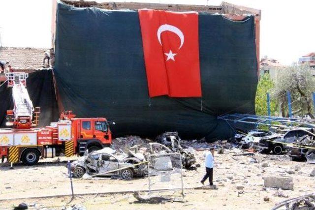 Elazığ Emniyet Müdürlüğü'ne Bombalı Saldırıyla Ilgili 19 Şüpheliye Dava Açıldı