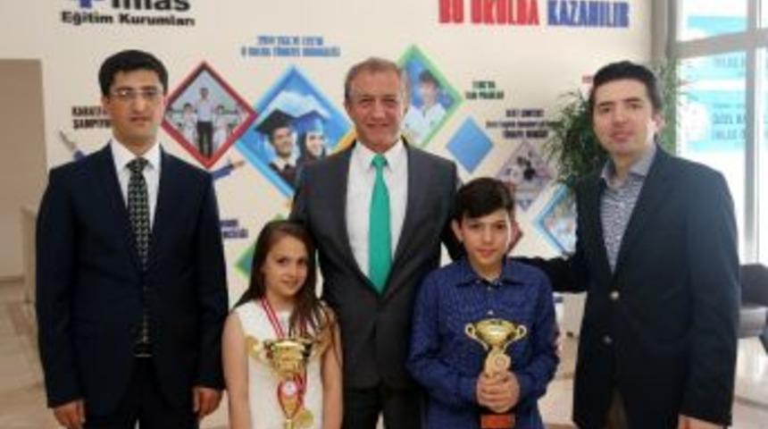 İhlas Koleji &Ouml;ğrencisi Rakiplerini Mat Etti