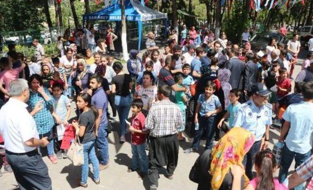 Gaziantep'te, Karne Hediyesi Ayakkabı Kuyruğu