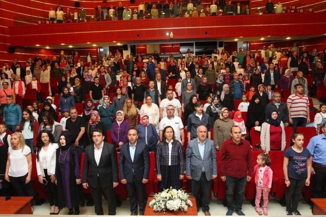 Gesmek &Ccedil;ocuk İlk Mezunlarını Verdi