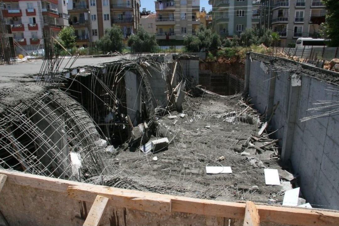 Antalya&rsquo;da İş Merkezi İnşaatında Kaza