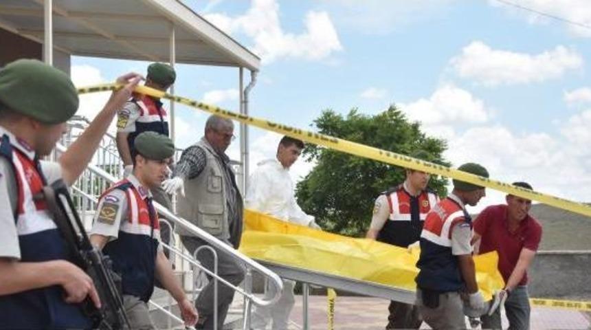 Konya'da 1,5 Saat I&ccedil;inde 5 Akrabasını &Ouml;ld&uuml;rd&uuml; (3)- Yeniden