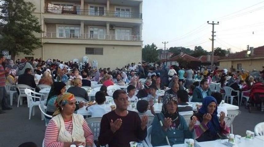 &Ccedil;orlu M&uuml;ft&uuml;l&uuml;ğ&uuml; Romanları İftar Sofrasında Buluşturdu