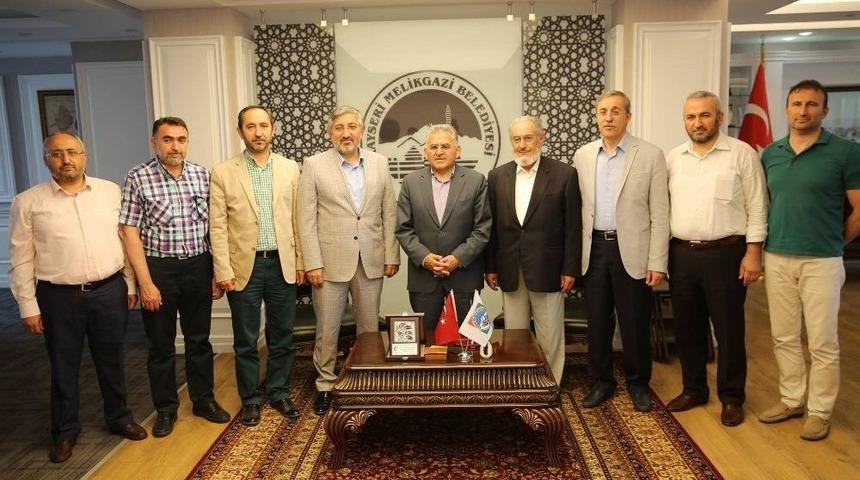 İlim Yayma Cemiyeti&rsquo;nden B&uuml;y&uuml;kkılı&ccedil;&rsquo;a Plaket