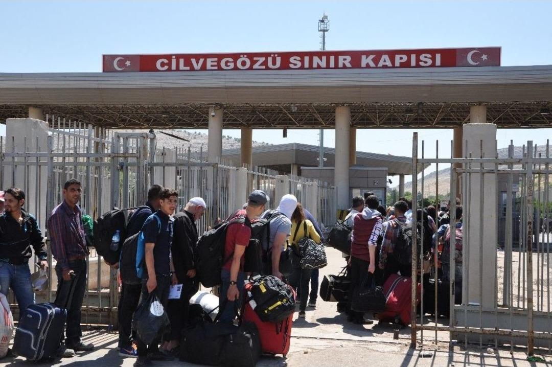 Bayramlaşmak İ&ccedil;in 25 Bin Kişi Suriye&rsquo;ye Gitti